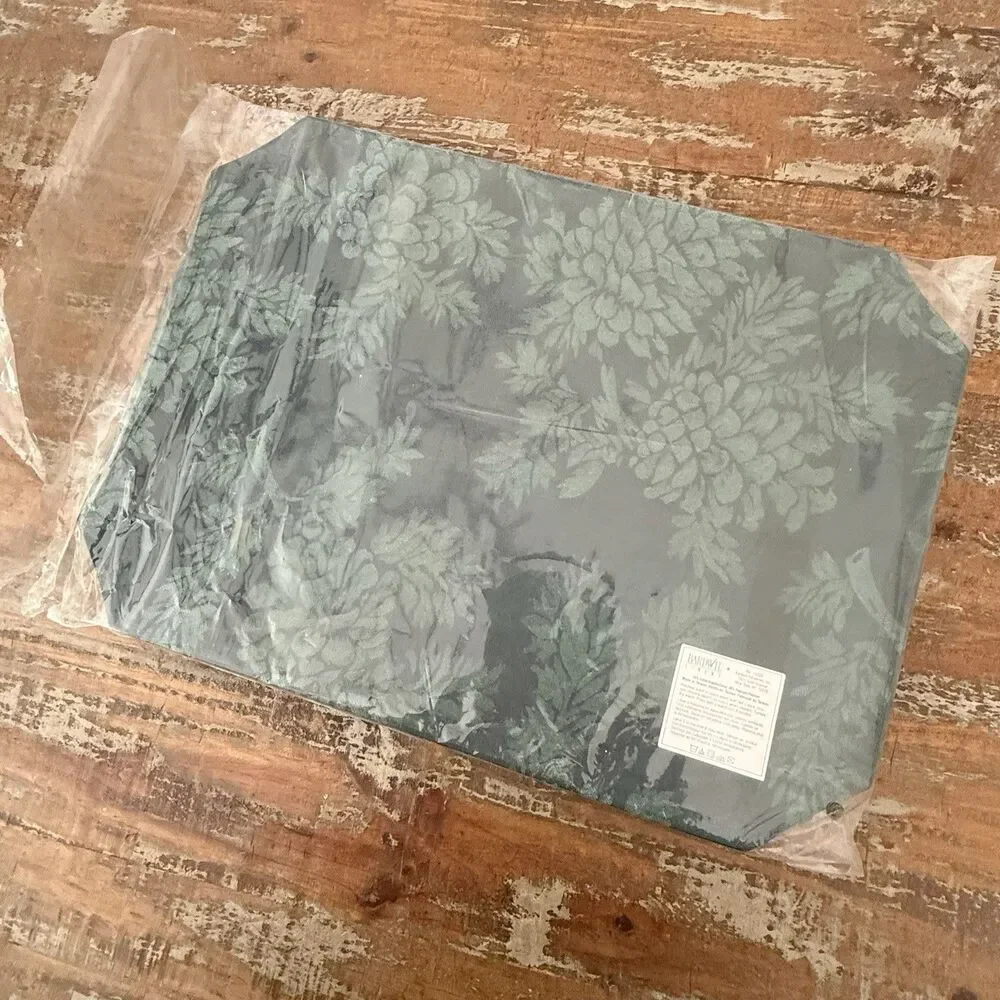 Bardwil Linens 8 Piece Set Green Pinecone Leaf Placemats 18x13 New